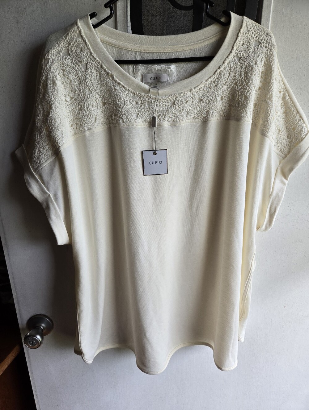 Cupio Cream Lace Yoke Short Sleeve Top NWT